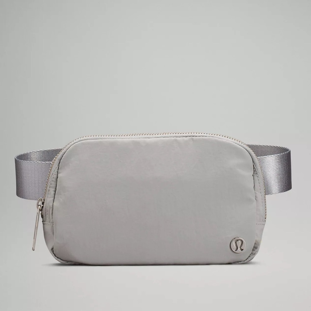 [SOLD] NWOT Lululemon Everywhere Belt Bag 1L